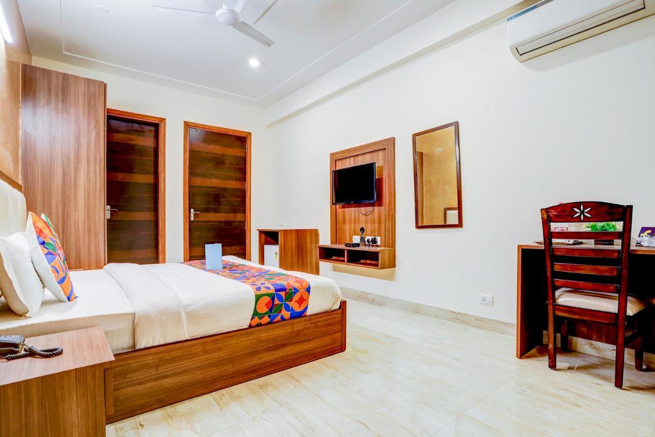 Fabhotel Golf Course Sapphire Γκουργκάον Εξωτερικό φωτογραφία