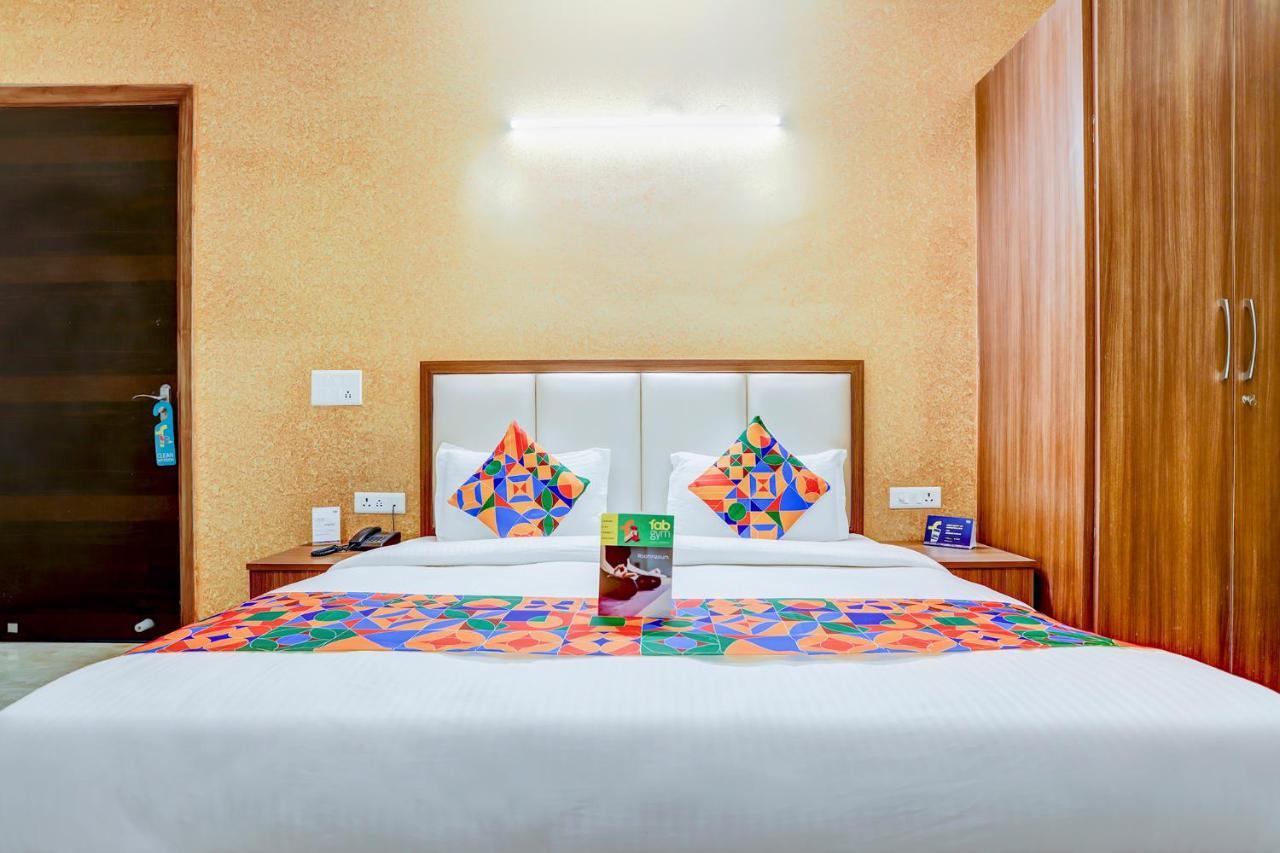 Fabhotel Golf Course Sapphire Γκουργκάον Εξωτερικό φωτογραφία