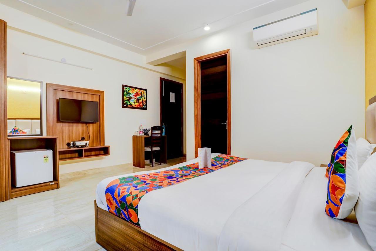 Fabhotel Golf Course Sapphire Γκουργκάον Εξωτερικό φωτογραφία
