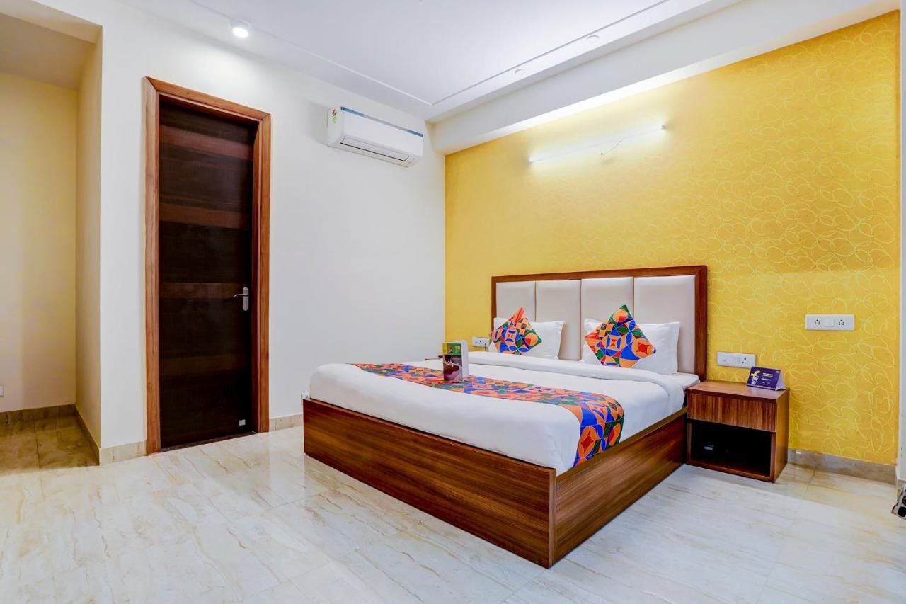 Fabhotel Golf Course Sapphire Γκουργκάον Εξωτερικό φωτογραφία