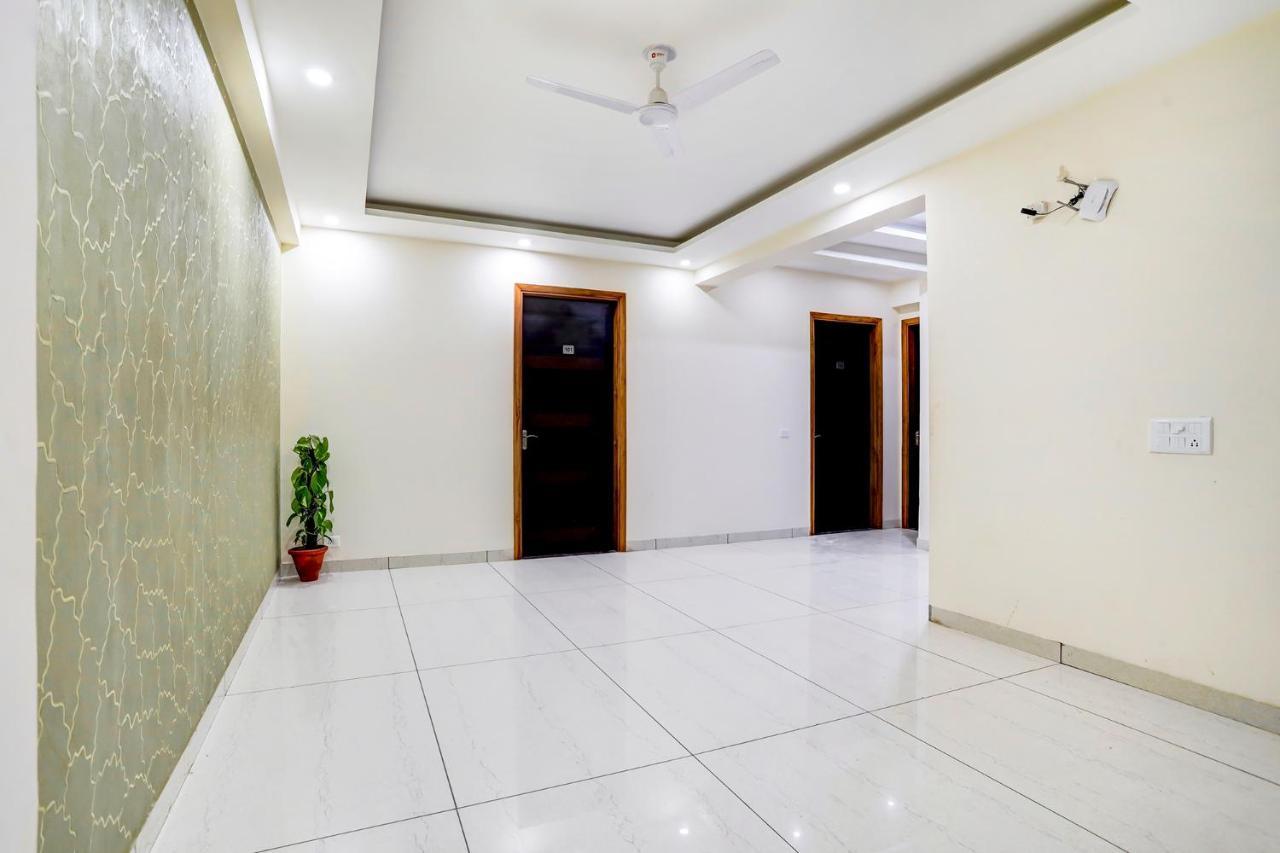 Fabhotel Golf Course Sapphire Γκουργκάον Εξωτερικό φωτογραφία